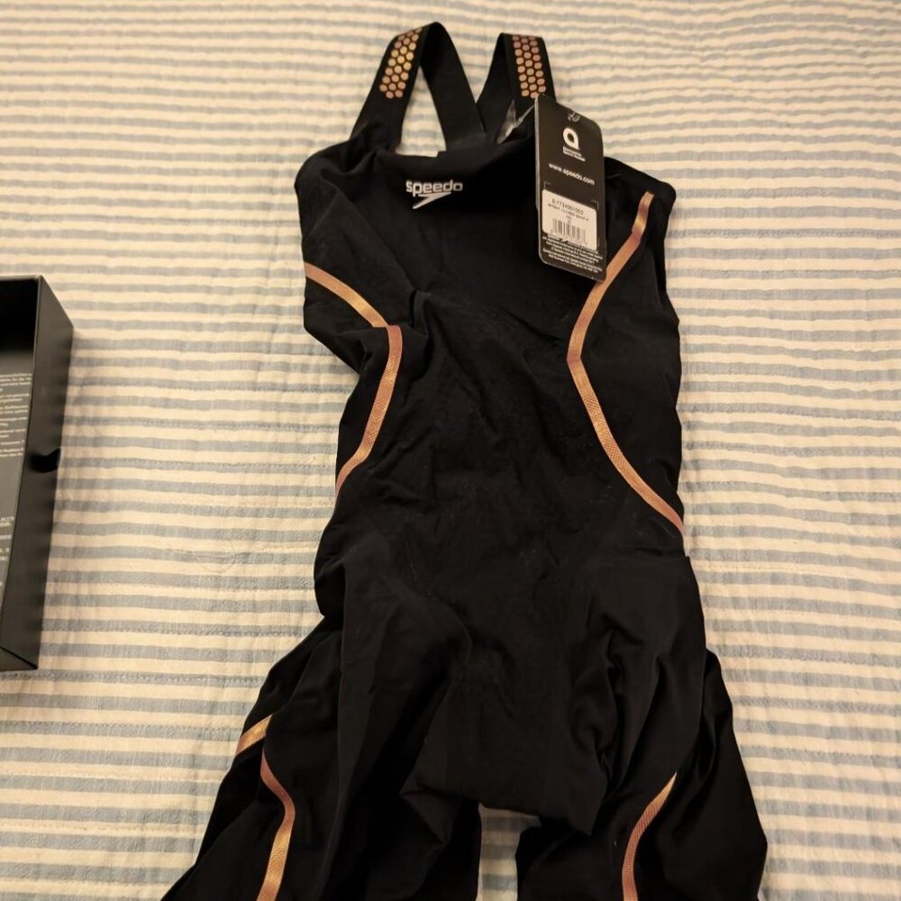 NWT Speedo Pure Intent CB Size 22